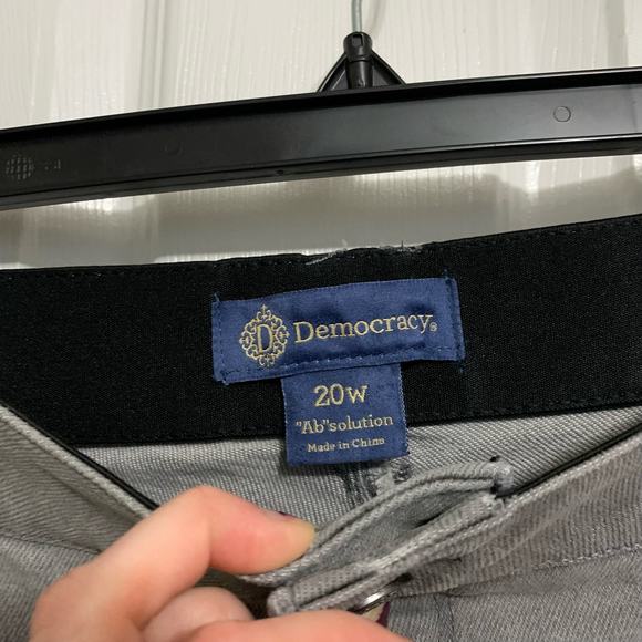 NWT Democracy “Ab”solution washed gray distressed cuffed shorts - Picture 5 of 8